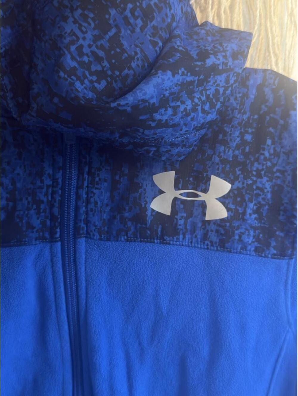 Under Armour Boys' Blue and Black Hooded Fleece Jacket Size 7 - Picture 2 of 3